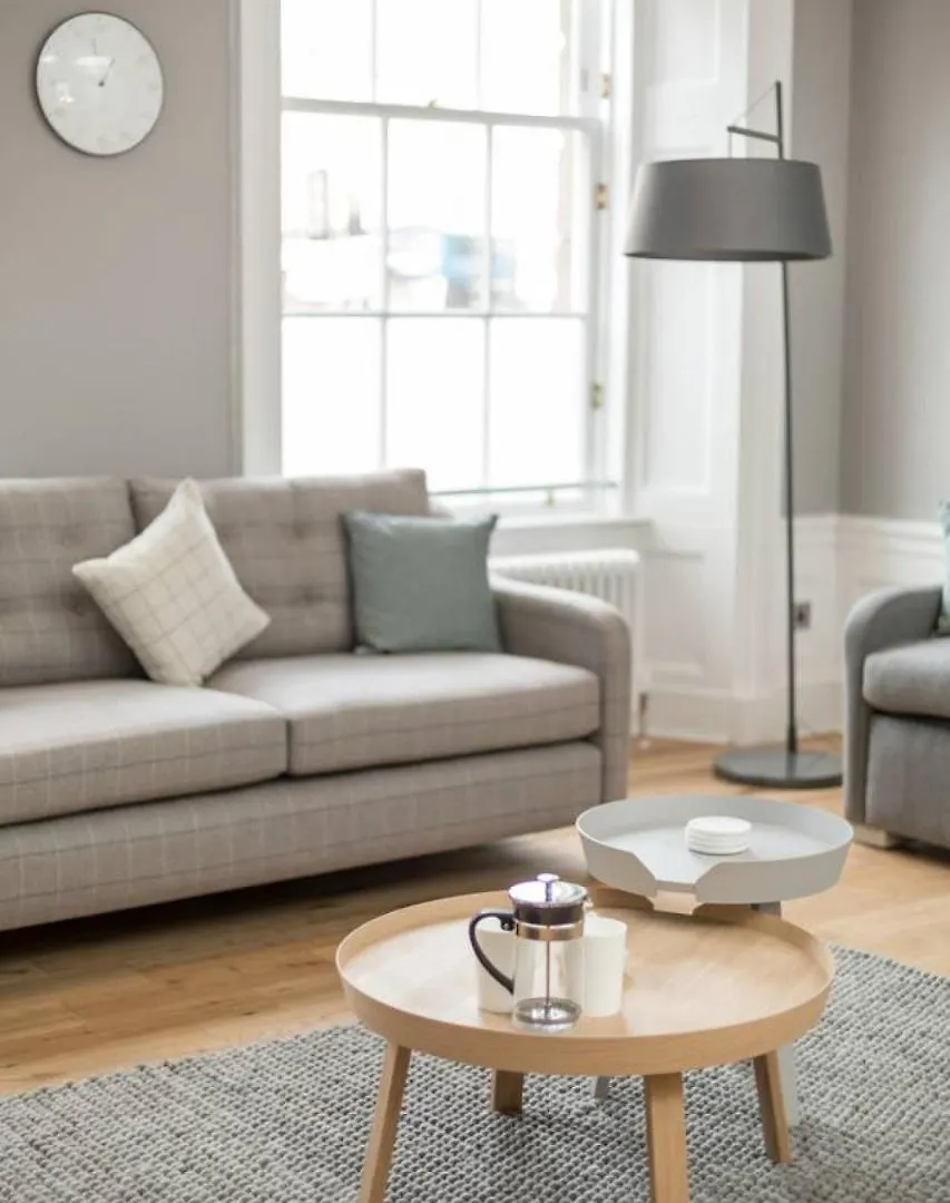 Joivy Spacious And Bright 1Bed Apt, Short Walk From Princes Street エディンバラ アパート