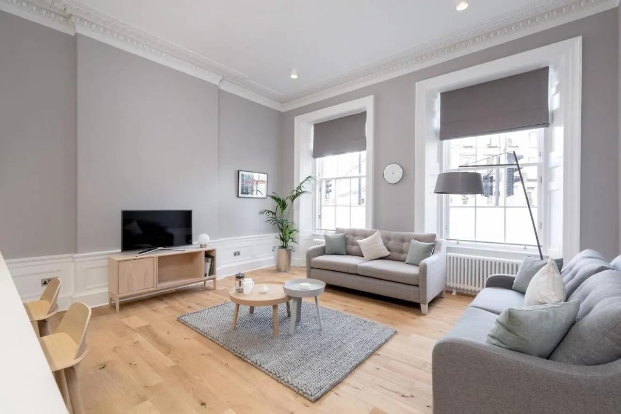 Joivy Spacious And Bright 1Bed Apt, Short Walk From Princes Street エディンバラ