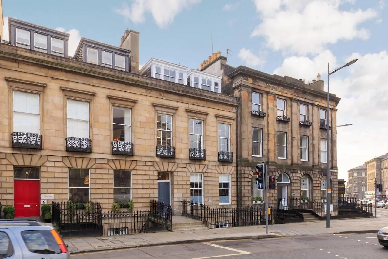 Joivy Spacious And Bright 1Bed Apt, Short Walk From Princes Street エディンバラ アパート