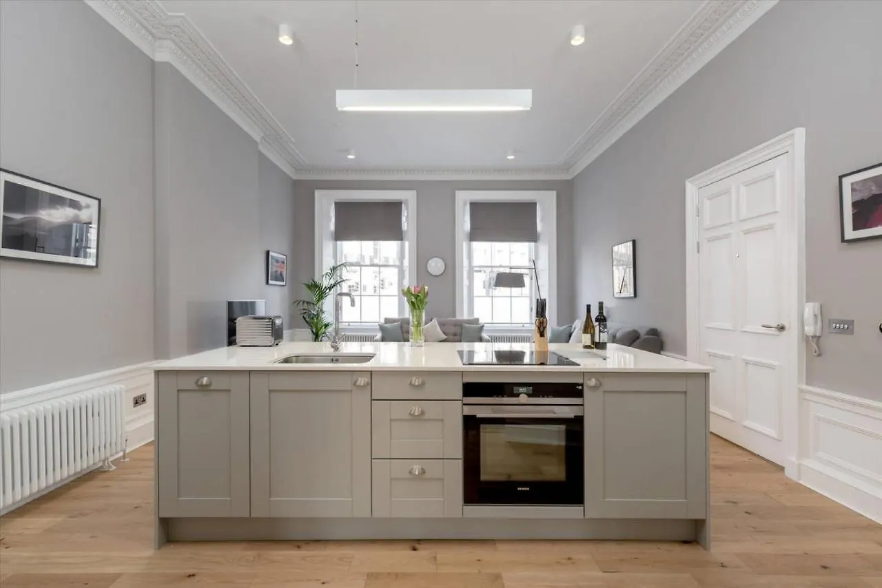 Joivy Spacious And Bright 1Bed Apt, Short Walk From Princes Street エディンバラ 0*,  イギリス